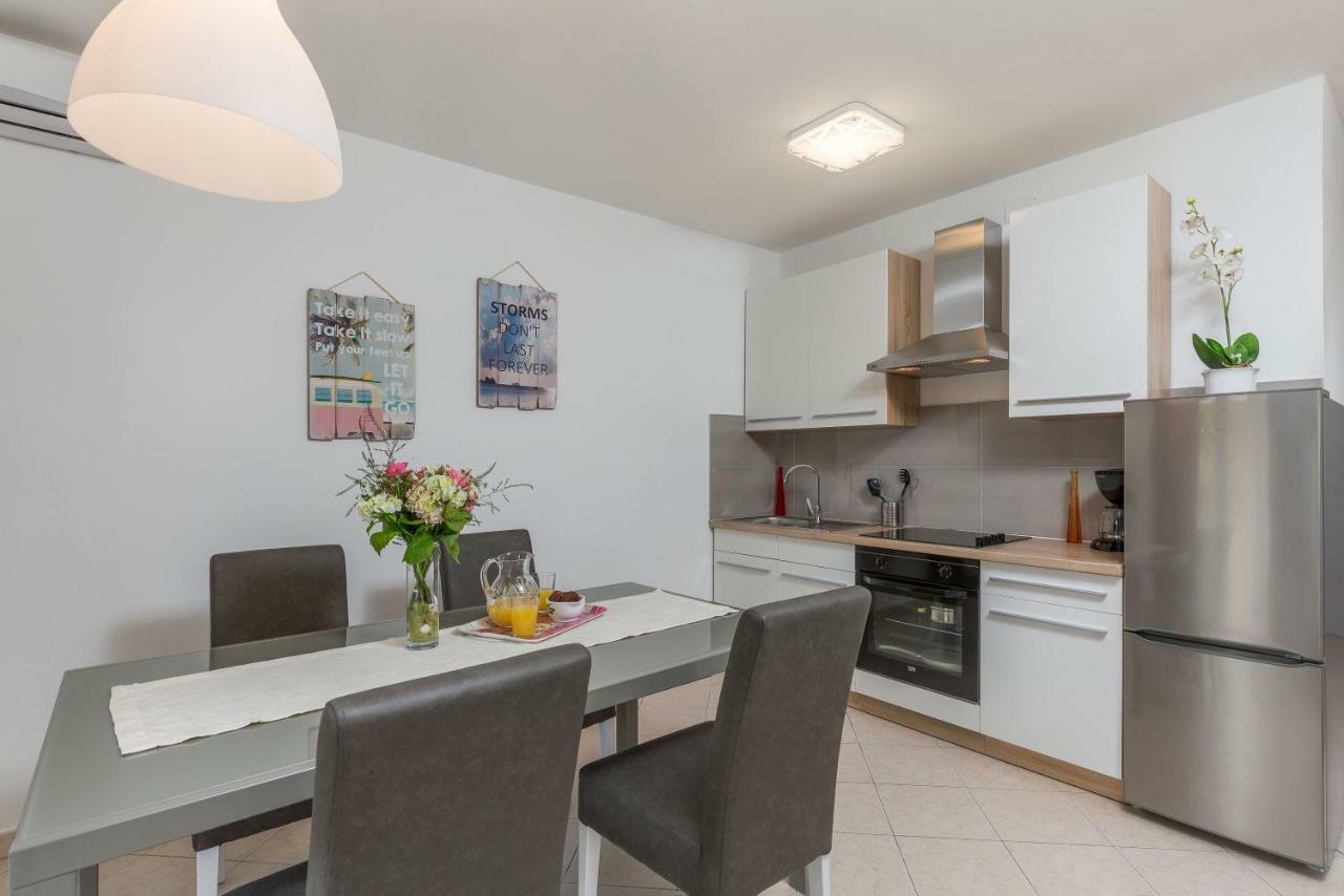 Apartman Tara&Iva Vrsar Exterior photo